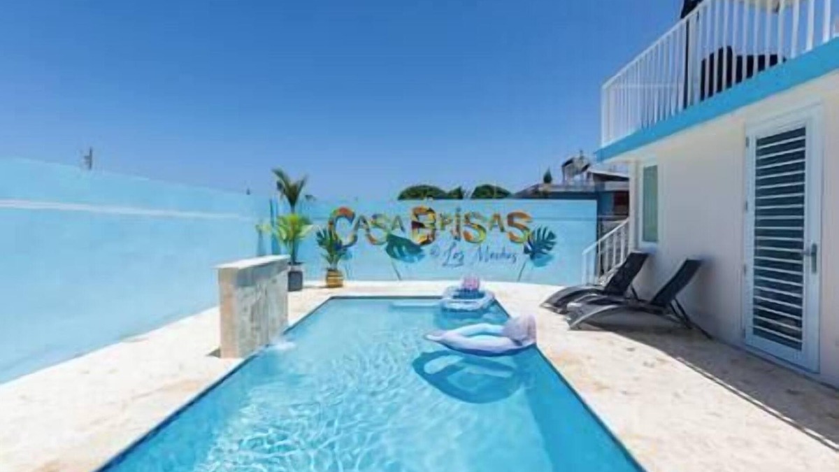 Machos House | Stylish 3 Bed/2Bath Sleeps 6 - Private Pool - Solar Panels