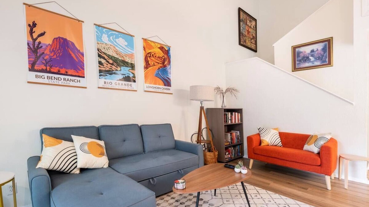 Parker Lane House | Stylish 3‑Bed Townhome w/Private Atrium, Pool & Garage – Near SoCo + Airport+DT