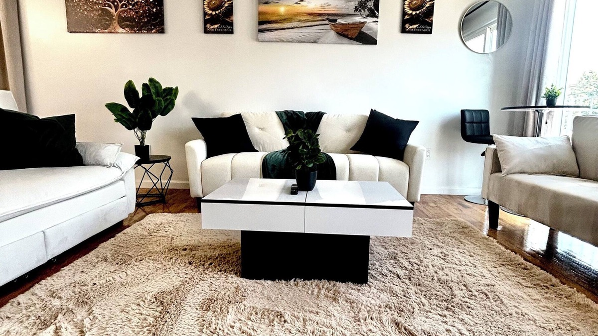 Ironbound District Apartment | Stylish 3-bedroom 2-bath unit. Sleeps 10+. Close to NYC and EWR airport.