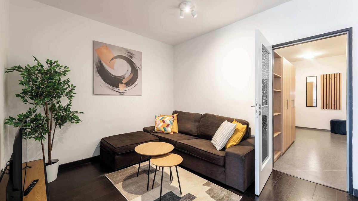 Karlin Apartment | Stylish 3-bedroom apartment with balcony