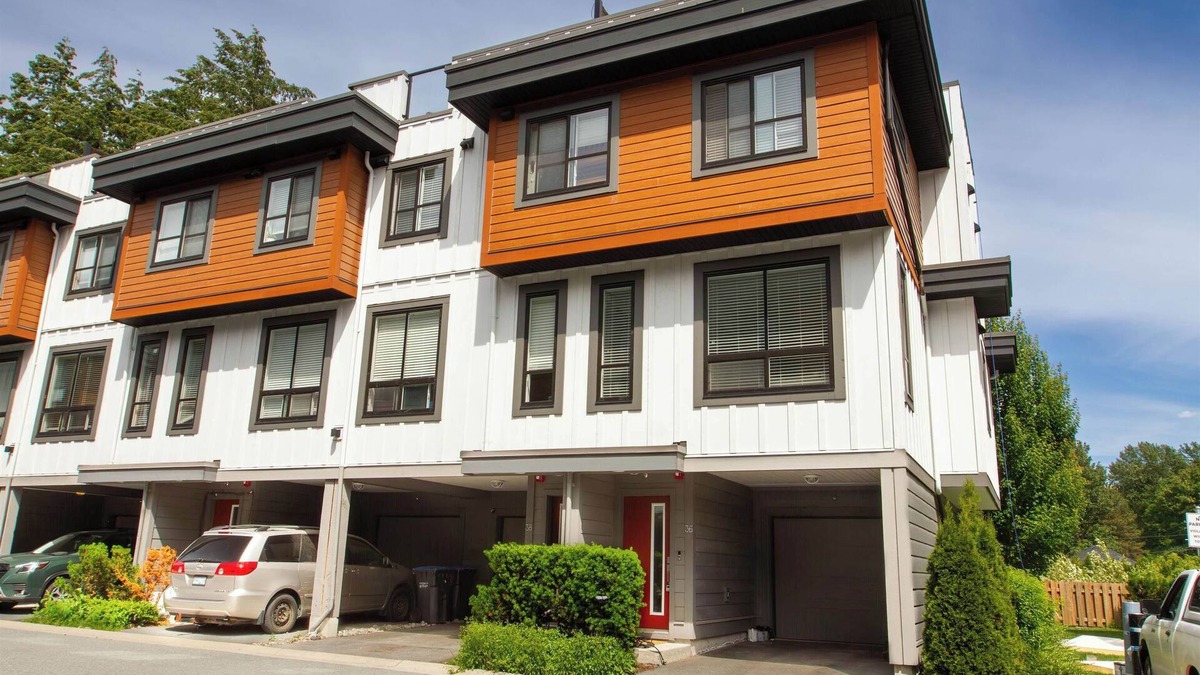 Squamish House | Stylish 3 bedroom townhome with rooftop patio