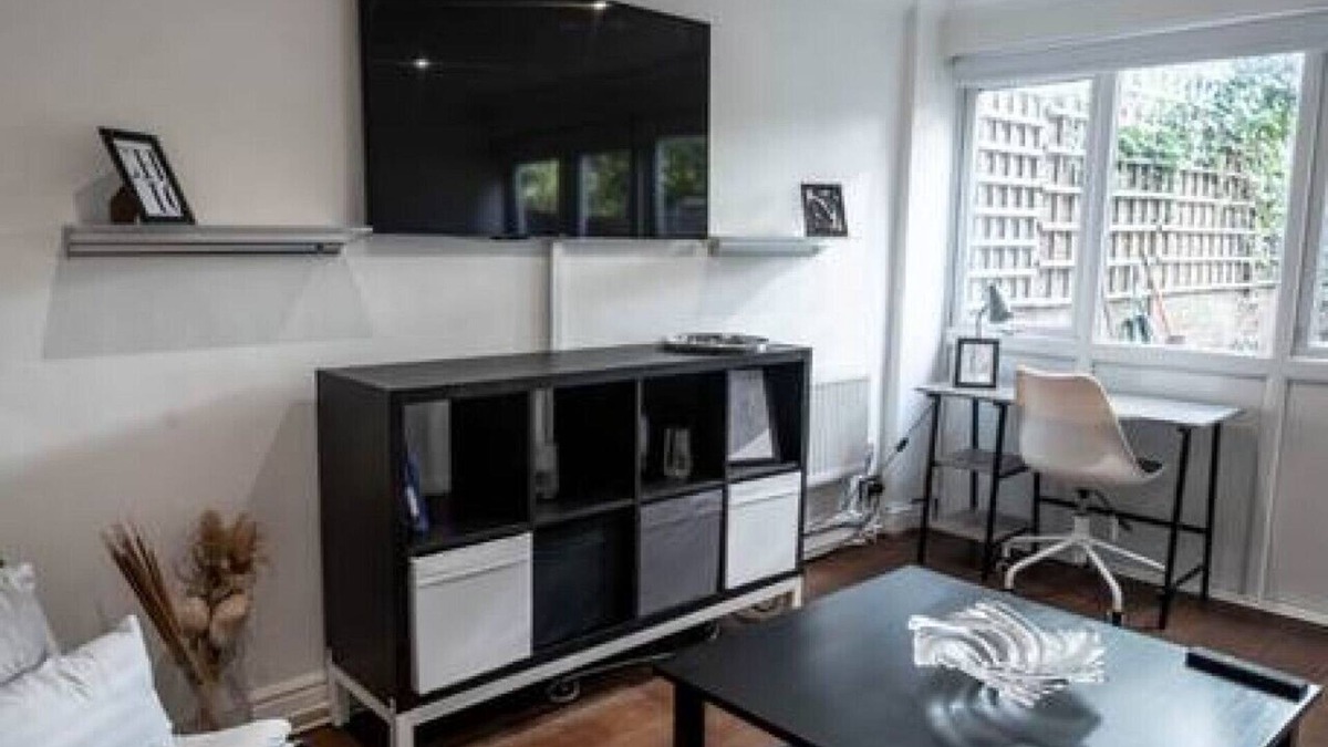 Streatham Hill House | Stylish 3 BR House close to Streatham Hill station