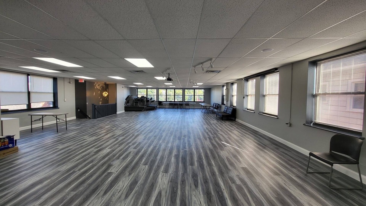 New Haven Bed & Breakfast | Stylish 3000 Square-Feet Private Floor Luxury Oasis in a Commercial Space