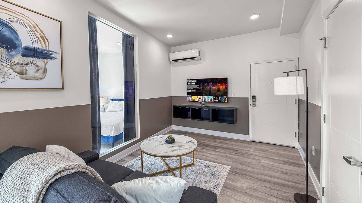 Olde Kensington Apartment | Stylish 3BD | Sleeps 6 | Northern Liberties