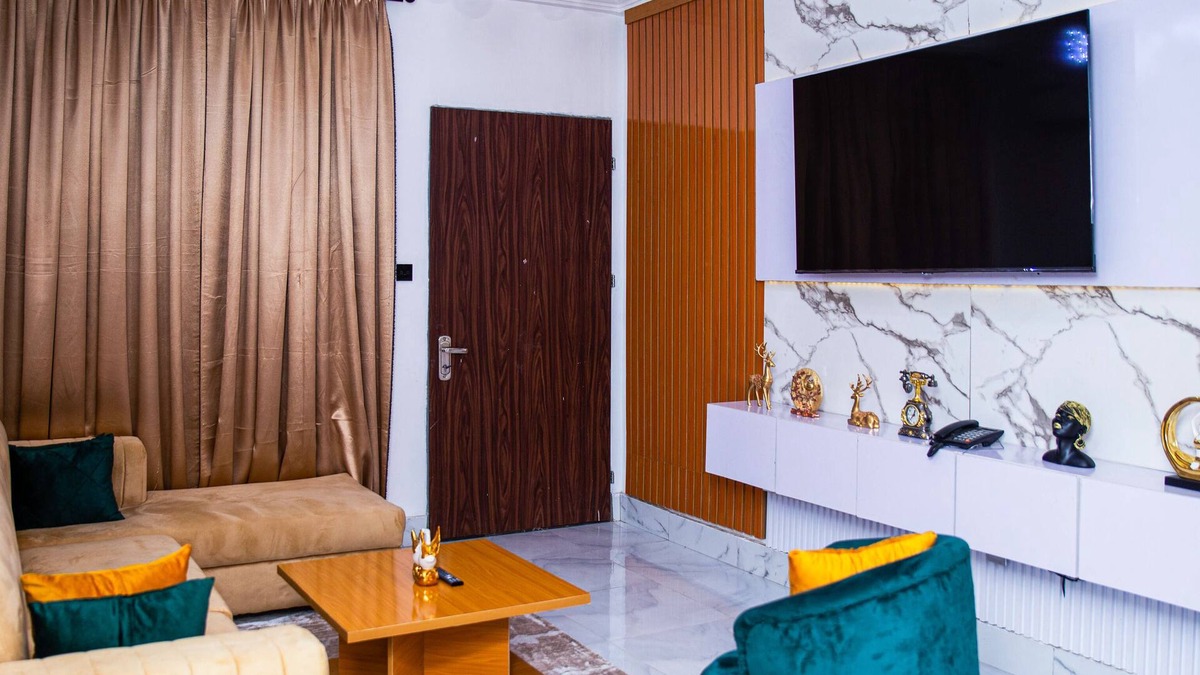 Ojodu Apartment | Stylish 3BR Ensuite Apartment 24/7 Power Fast WiFi Secure Estate Ikeja Lagos