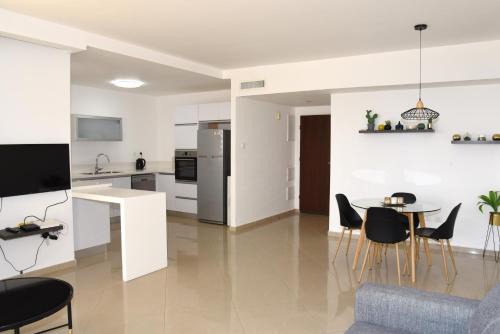Eilat Apartment | Stylish 3BR Golf Residence Eilat
