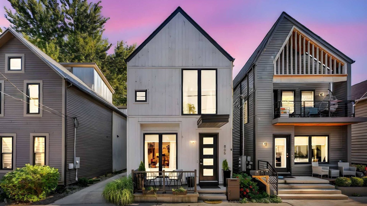 Tremont House | Stylish 3BR Home in the Heart of Tremont+Mini Gym