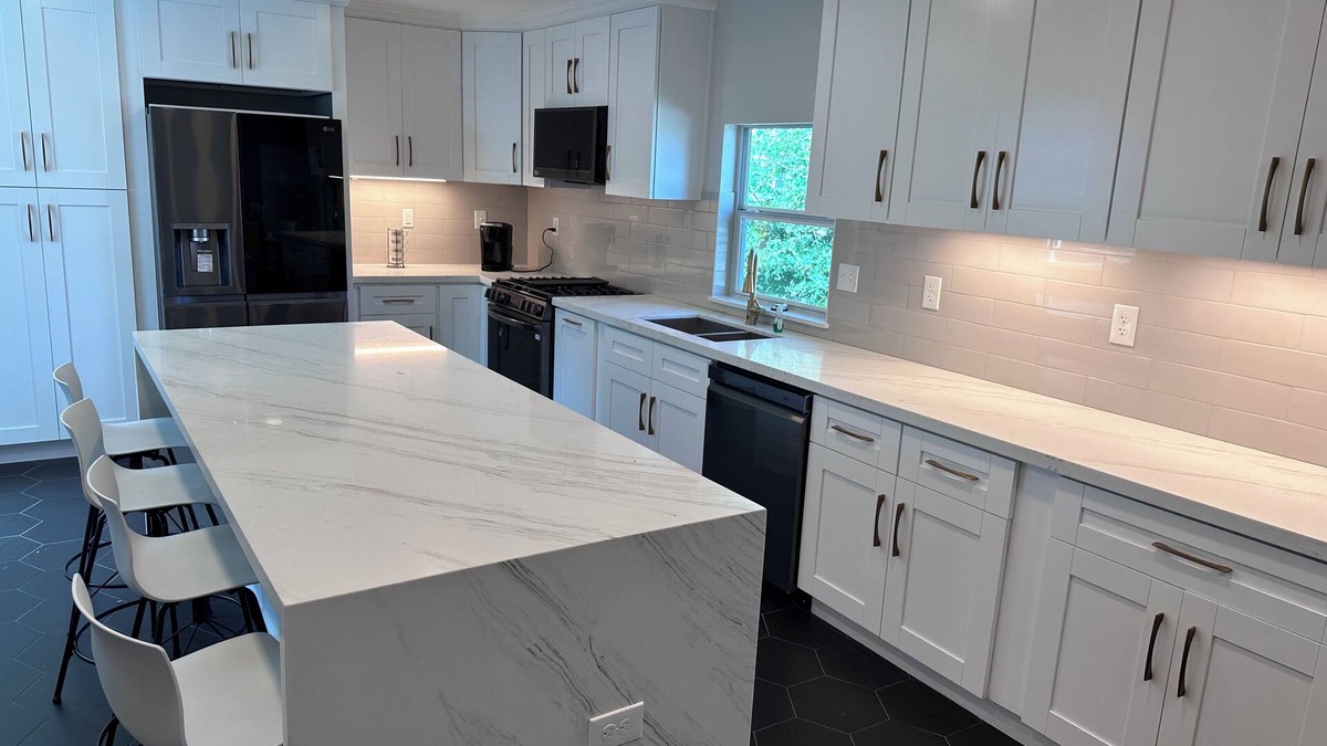 MacGregor House | Stylish 3BR Near Med Center – Weekday Discounts!
