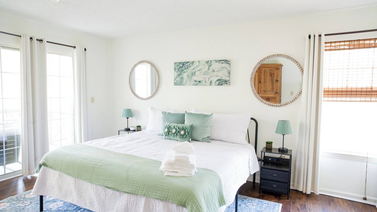 Dadeville House | Stylish 3BR Retreat on Lake Martin