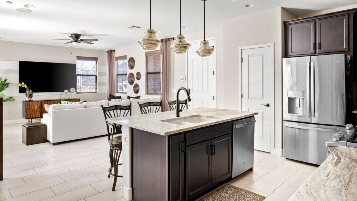 Estrella Village House | Stylish 3BR w/Patio+ Lux Kitchen