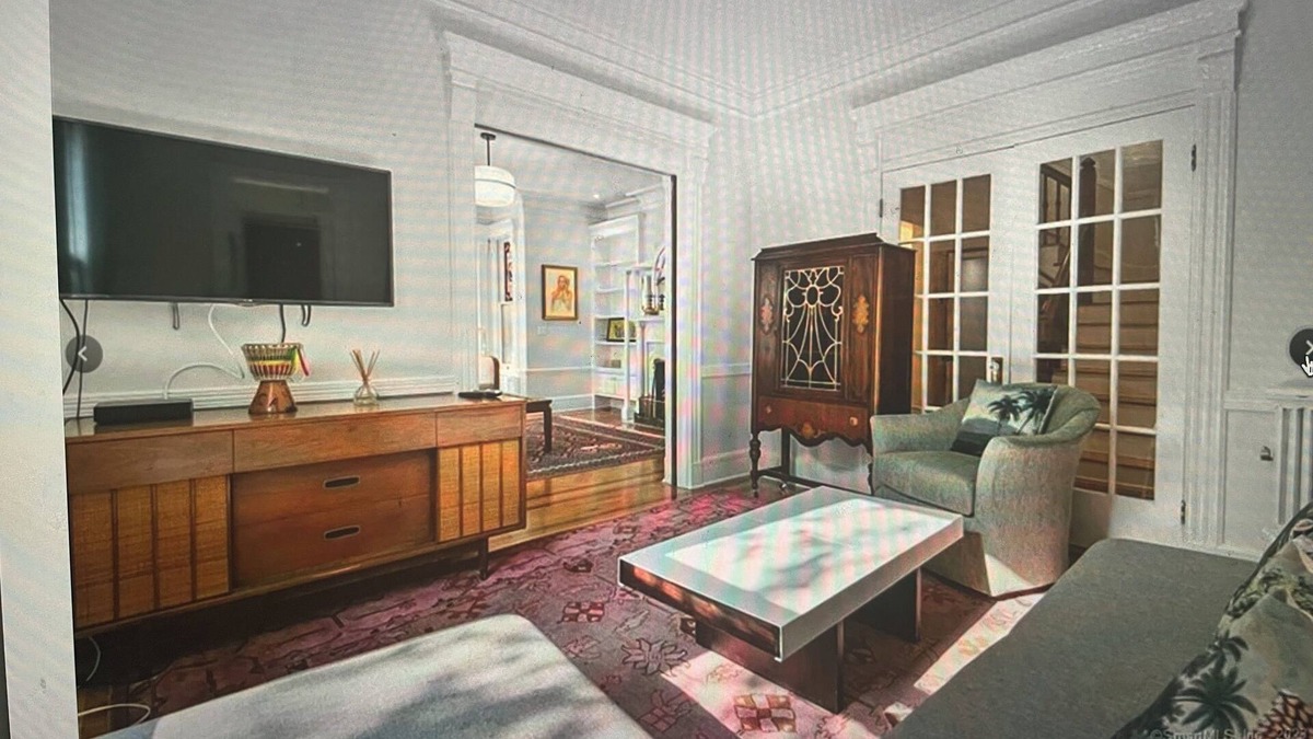 Mill River House | Stylish 4 bed/2.5 bath across coveted Wooster Square.