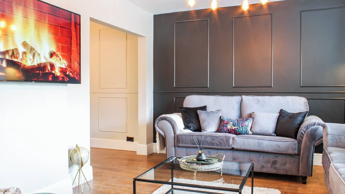 Warwick House | Stylish 4 Bed - Central Location