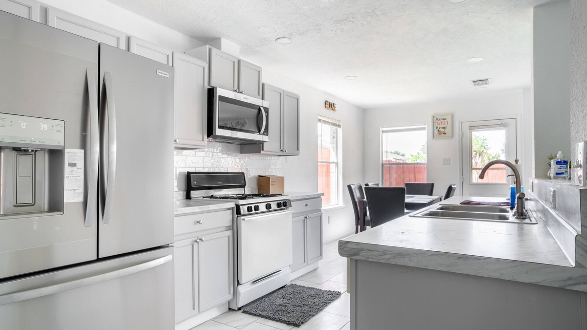 Clodine House | Stylish 4br 2.5ba Haven In Houston 4 Bedroom Home by RedAwning