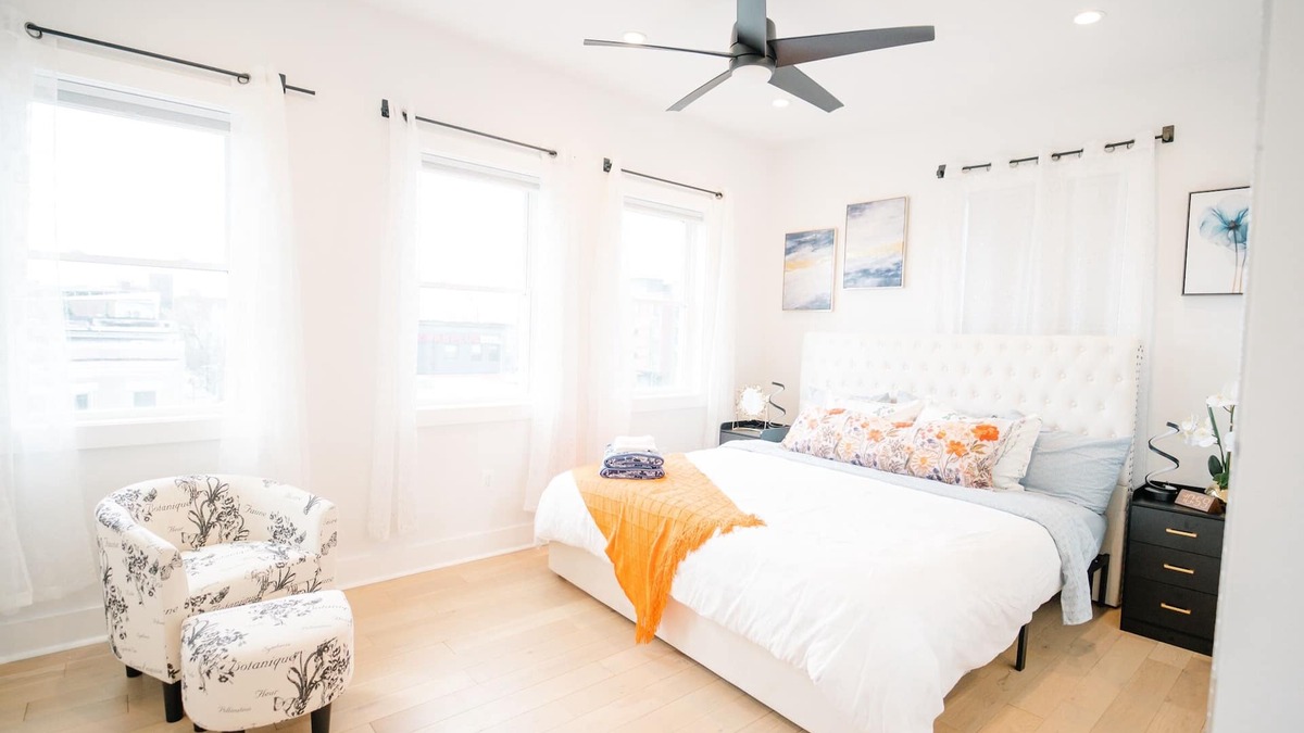 Park View House | Stylish 4BR/4BA Haven | Rooftop Deck & Private Parking!