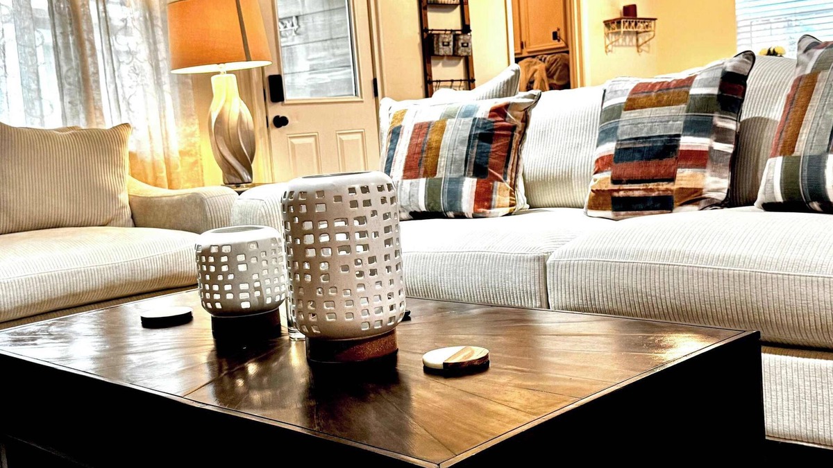 Cypress House | Stylish 4BR Retreat in Cypress - King Bed -Fireplace -Outdoor Patio - TVs in 4 R