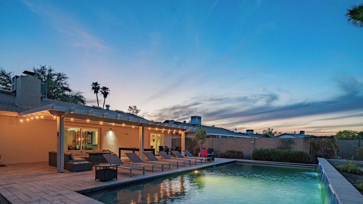 South Scottsdale House | Stylish 4BR Stay w/Pool, Games & Cactus Charm, 7 minutes old town Scottsdale