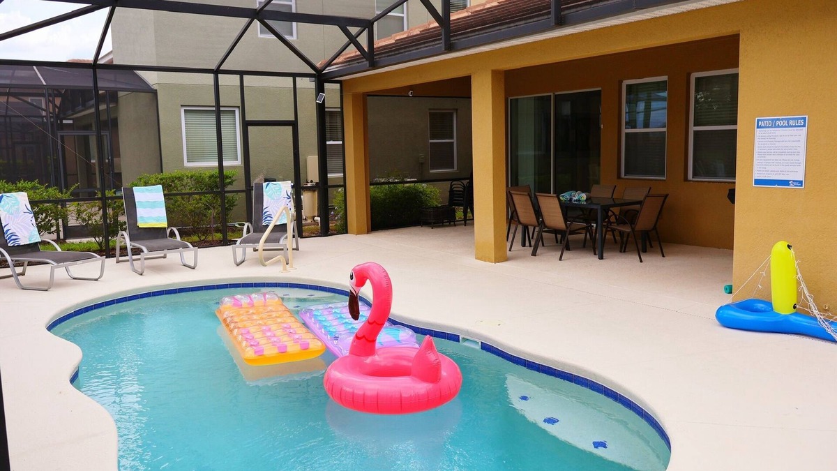 Loughman Villa | Stylish 5BR Pool Home at Solterra Near Theme Parks