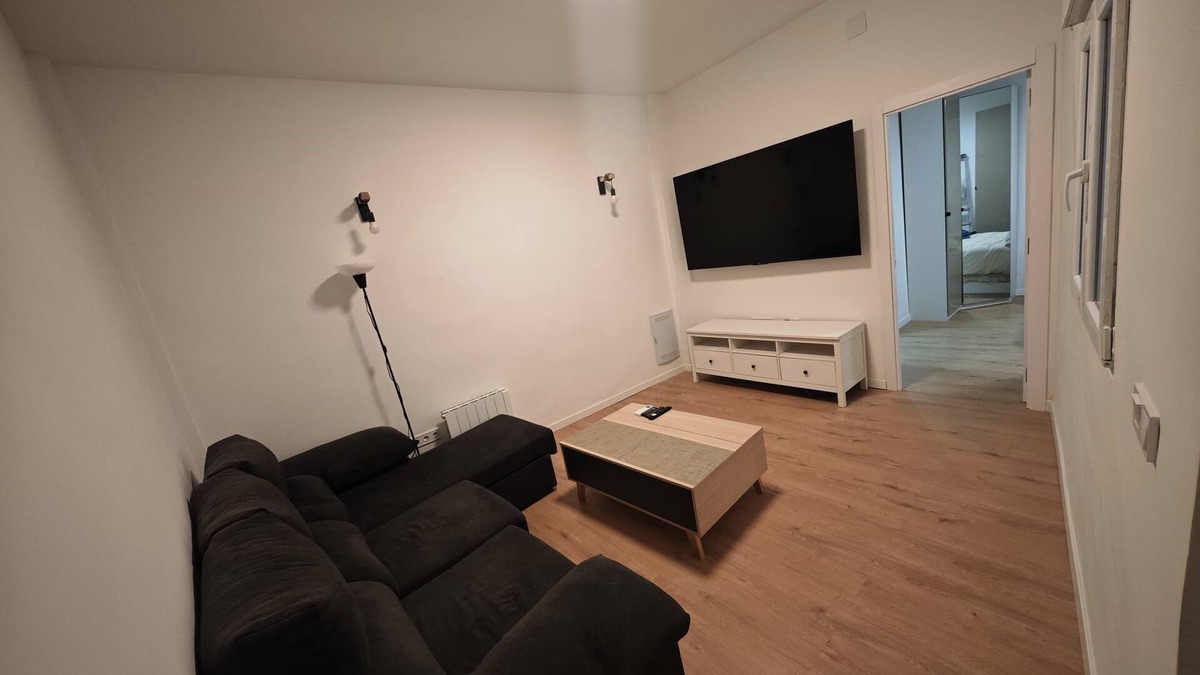Alcobendas Apartment | Stylish Alcobendas Studio Seasonal