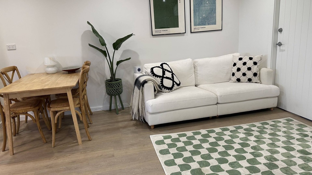 Dee Why Apartment | Stylish and central 2 Bedroom Granny Flat walk to beach and cafes