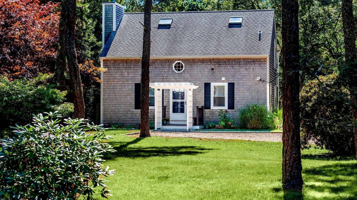Katama House | Stylish and Chic Katama Summer Retreat