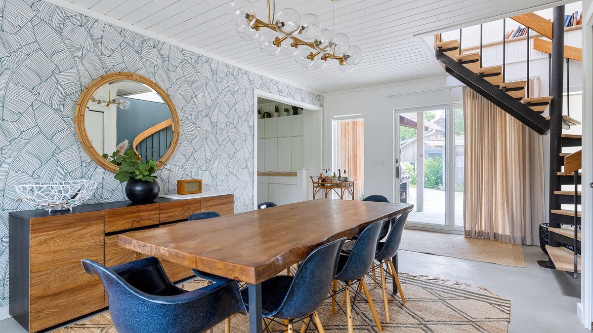 Culloden Shores House | Stylish and Chic Montauk Home with Pool + Backyard Oasis