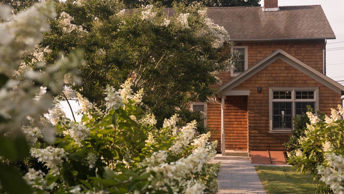 Jamesport House | Stylish and Rustic Decor, Vineyard Tours, Tasting Room