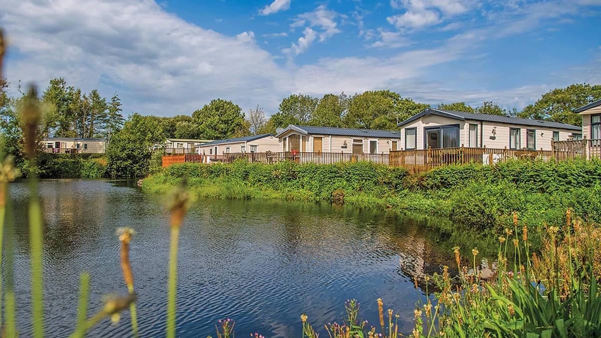 Ludchurch House | Stylish and spacious 12ft-wide caravan with one double and two twin.