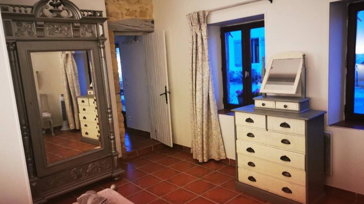 Les Alleuds Cottage | STYLISH AND SPACIOUS RURAL GITE WITH EXCLUSIVE POOL AND LARGE ENCLOSED GARDEN