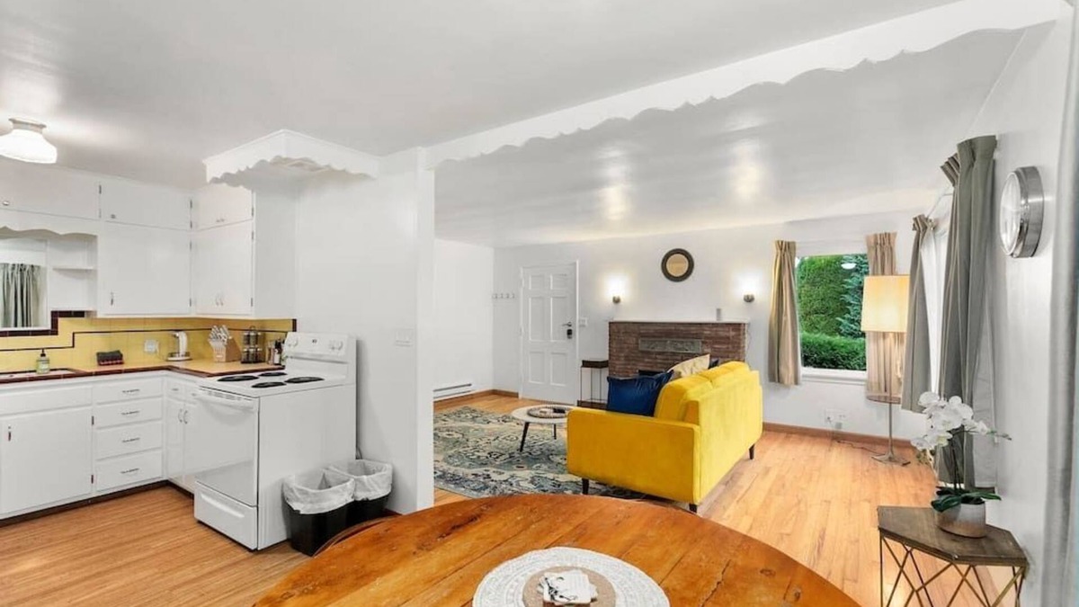 Monroe House | Stylish and Well Appointed in Downtown Monroe.