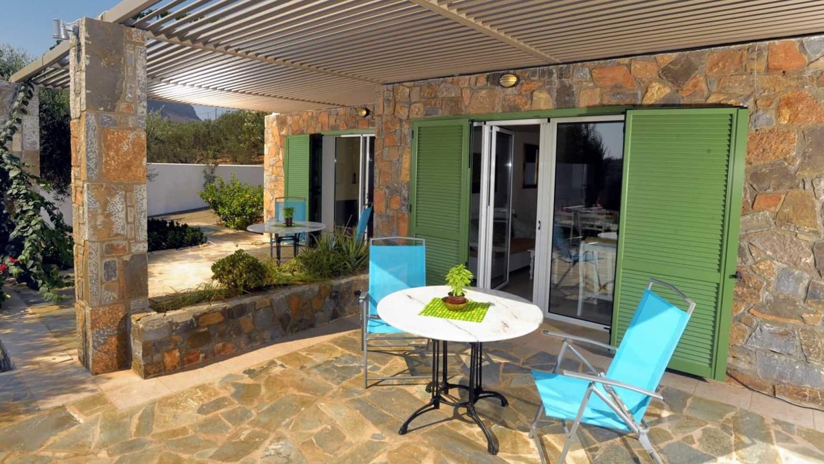 Skotino Apartment | Stylish Apartment Close To The Beach