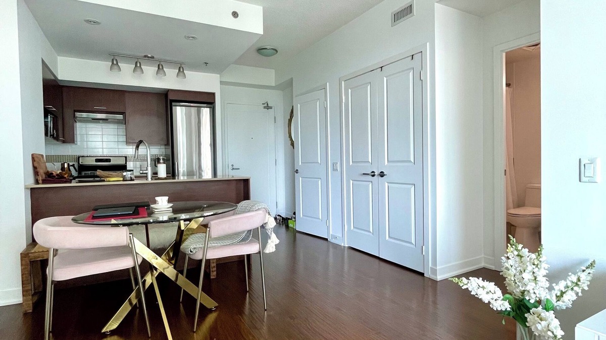 Forest Hill South Apartment | Stylish Apartment in Forest Hill South