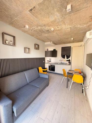 Paceville Apartment | Stylish Apartment in Paceville - 3 Bedrooms, 3 Bathrooms, 2 Kitchens, Great for Friends & Groups