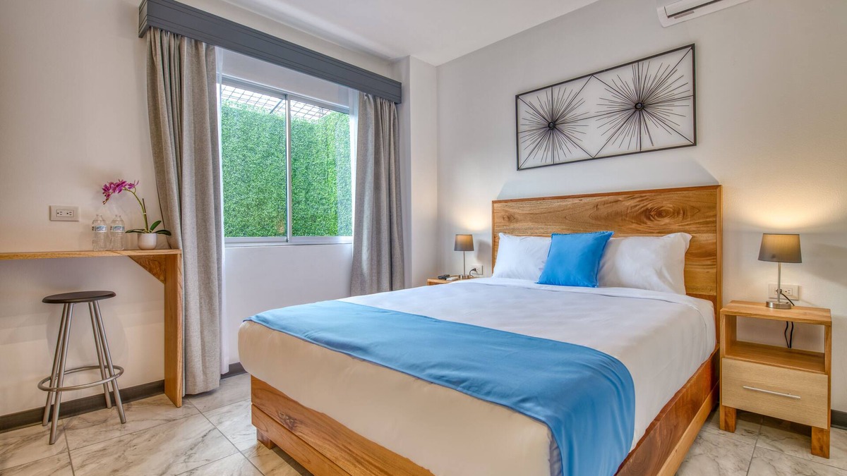 San Jose Apartment | Stylish apartment in San Jose with A/C!n