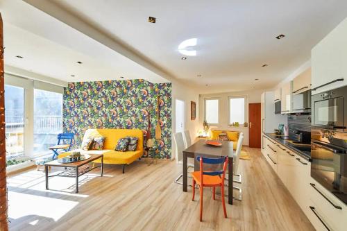 Old Town Apartment | Stylish Apartment Next to Bratislava Castle, top location