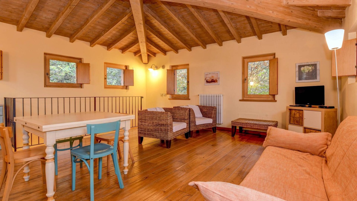Gavardo Apartment | Stylish Apartment Torretta in Agriturismo Colleincanto