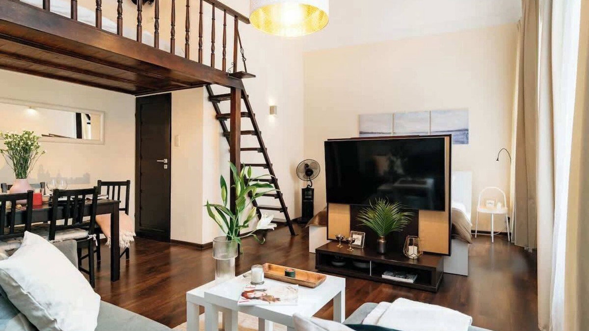 Stare Miasto Apartment | Stylish Apartment with mezzanine