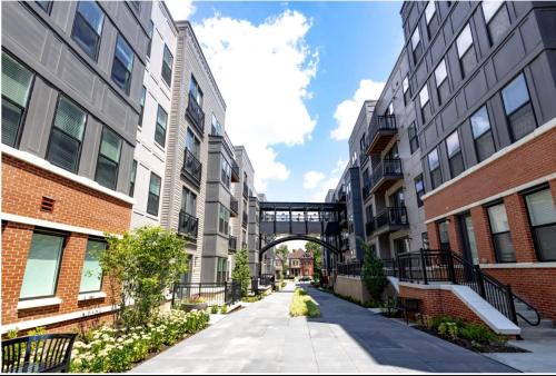 East Walnut HIlls Apartment | Stylish apartments near shops and entertainment