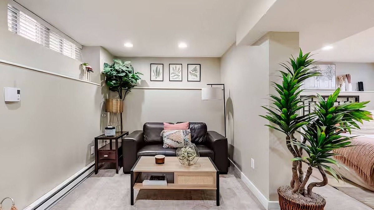 Speer Apartment | Stylish Apt Desk & Parking Walk to South Broadway Dining, Bars & Shops