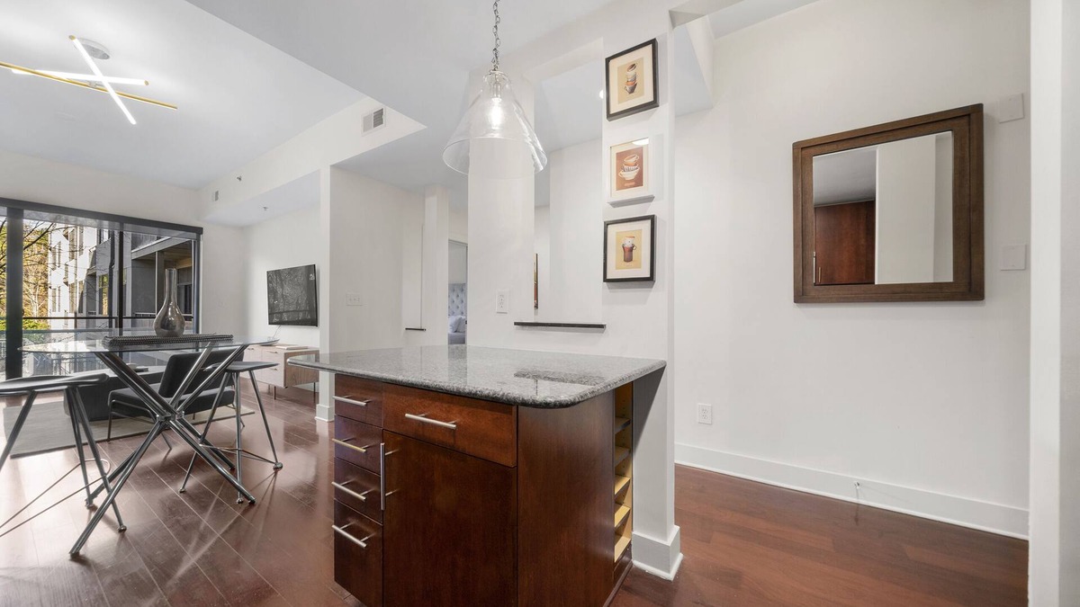 Lindbergh Apartment | STYLISH❤️APT. IN BUCKHEAD+FAST WIFI+FREE PARKING