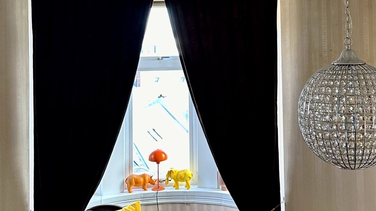 Valderhaugstranda Apartment | Stylish Art Nouveau Jugend big apartmen. heart of Ålesund.