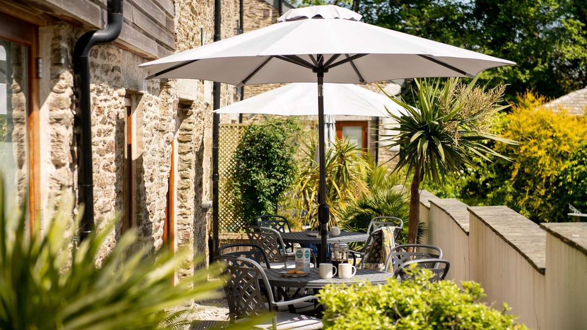 Widegates Cottage | Stylish Barn Conversion, Hot Tub & EV charger - An ideal family and friends get away