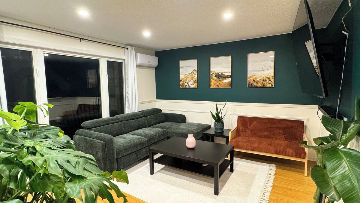 Ottawa Division House | Stylish basement bedrooms