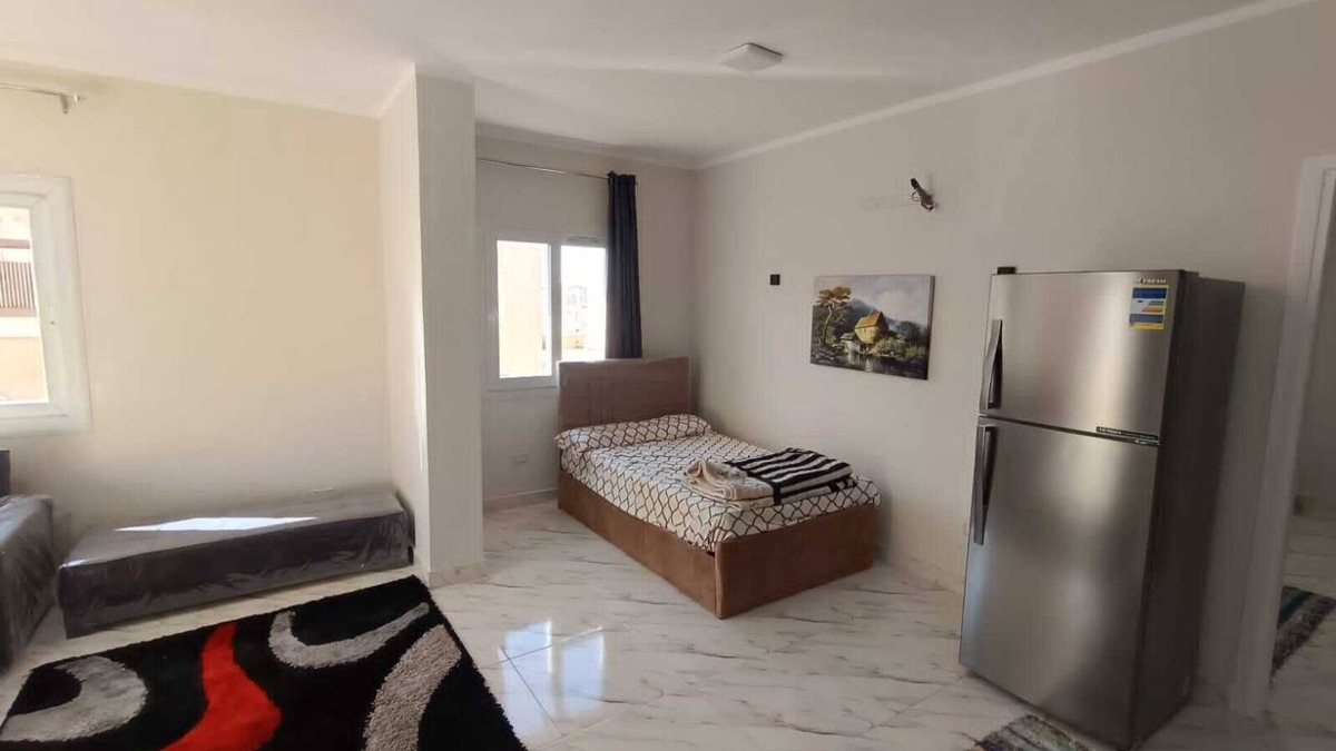 Al-Khalifa Apartment | Stylish Bedroom Apartment. Secure Compound Luxury Furnishings & Spacious Rooftop