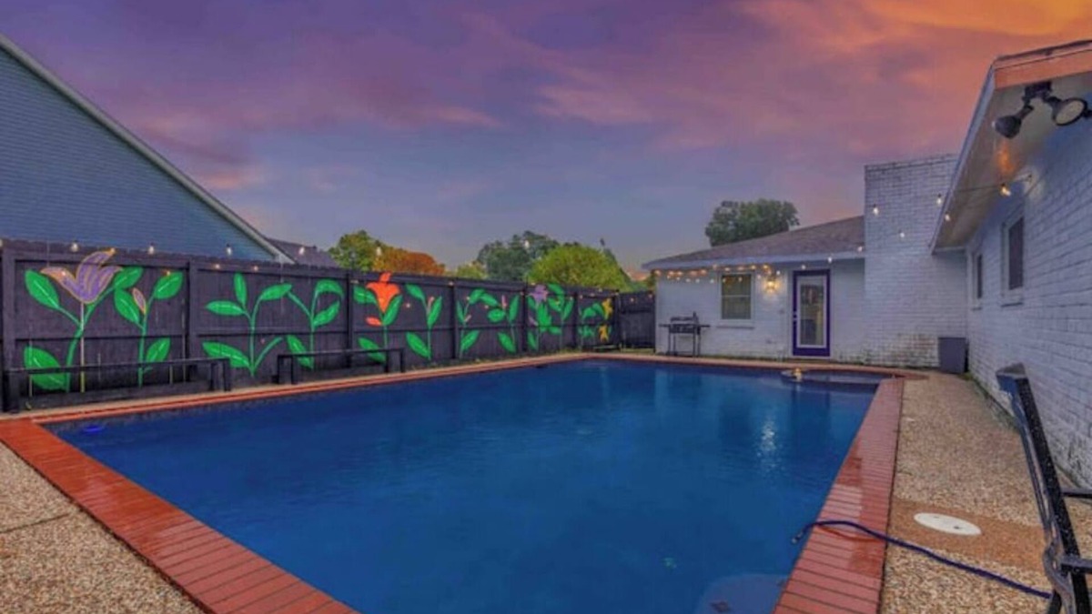 Deer Park House | Stylish Boho Home-5Brs- amazing Pool-Patio- 2tvs- DeerPark