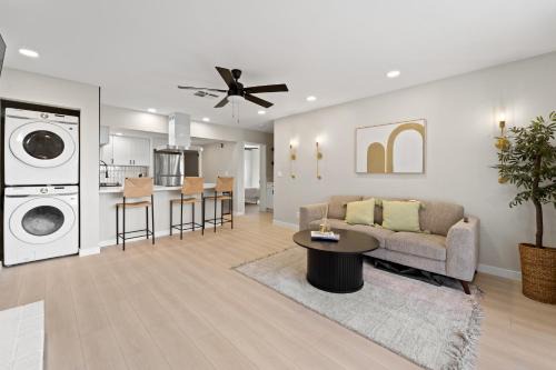Bay Park Apartment | Stylish & Bright 5 Star Location Ocean View Queen Beds