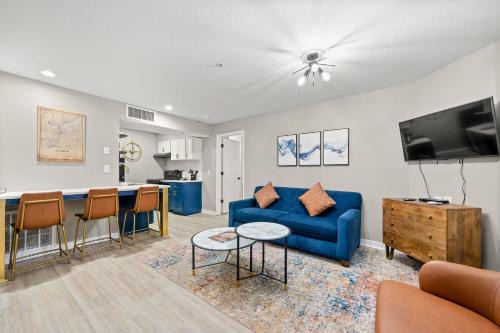 Garden Hills Apartment | Stylish Buckhead Condo: Your Urban Getaway in Atlanta