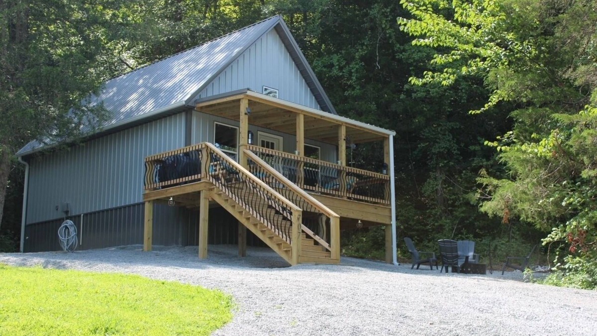 Jamestown Cabin | Stylish cabin 4mins away from Cumberland Lake!