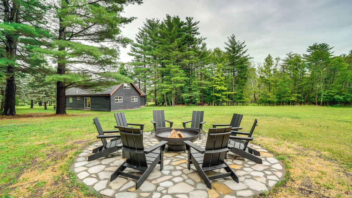 Round Top House | Stylish Catskills Retreat: Year-Round Adventure!