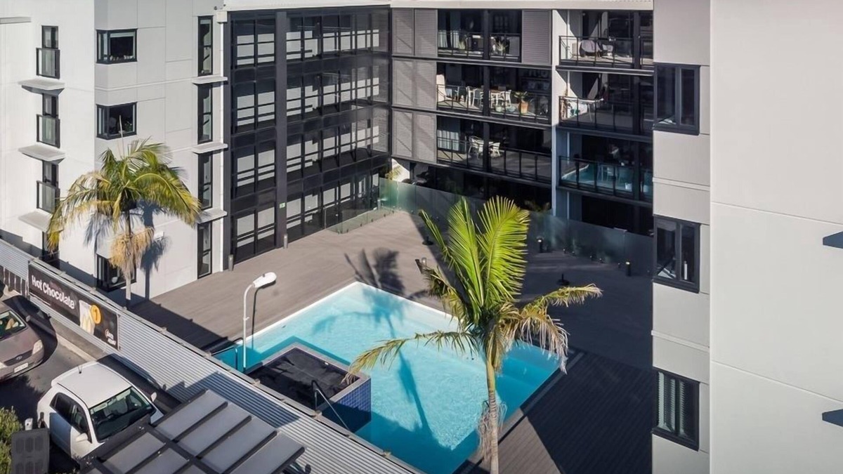 Mount Maunganui Condo | Stylish Central Escape | Walk to Beach & Cafés
