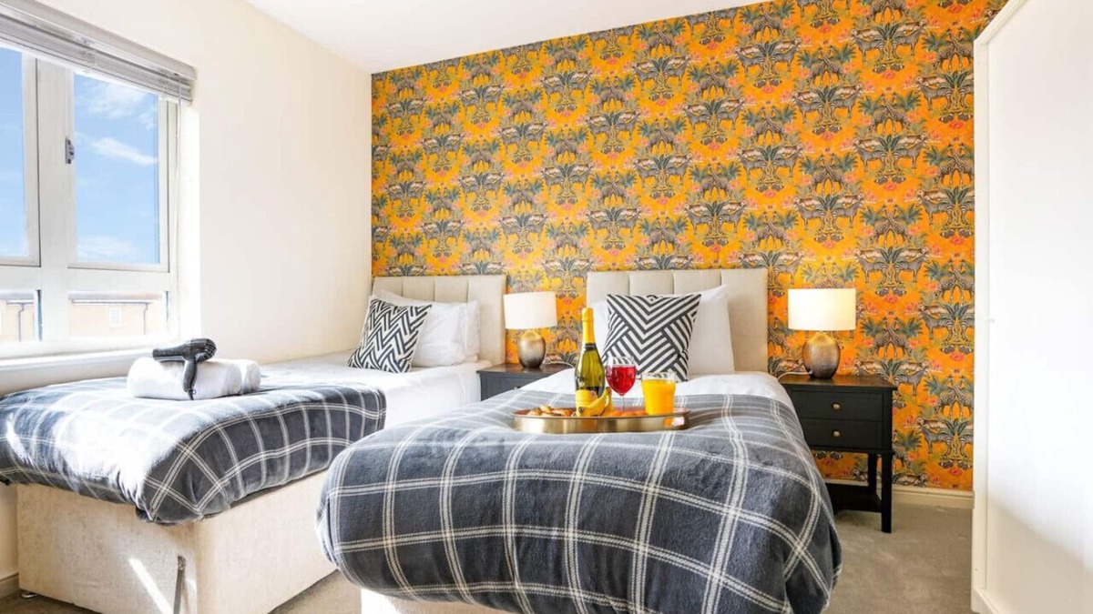 Northampton Apartment | Stylish City Centre Apartment with Free Parking